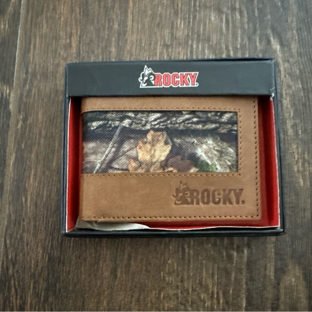 Rocky Men's Camouflage and Tan Card Holder
